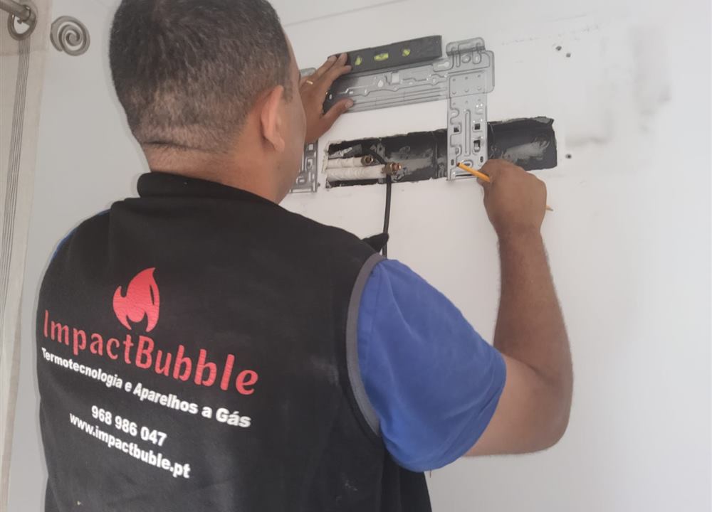 Tecnico ImpactBubble em instalacao